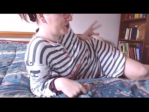 ❤️ Nimm diesen großen schwarzen Schwanz in deinen Mund kleine Sklavin ❌ Porn video bei uns ☑