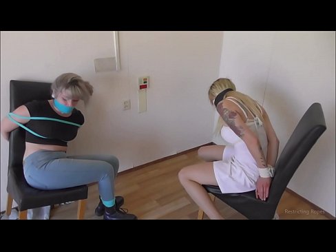 ❤️ Süchtig / gefesselt und geknebelt / Jungfrau in Nöten ❌ Porn video bei uns ☑