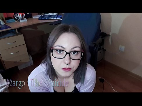 ❤️ Sexy Girl mit Brille saugt Dildo tief vor der Kamera ❌ Porn video bei uns ☑